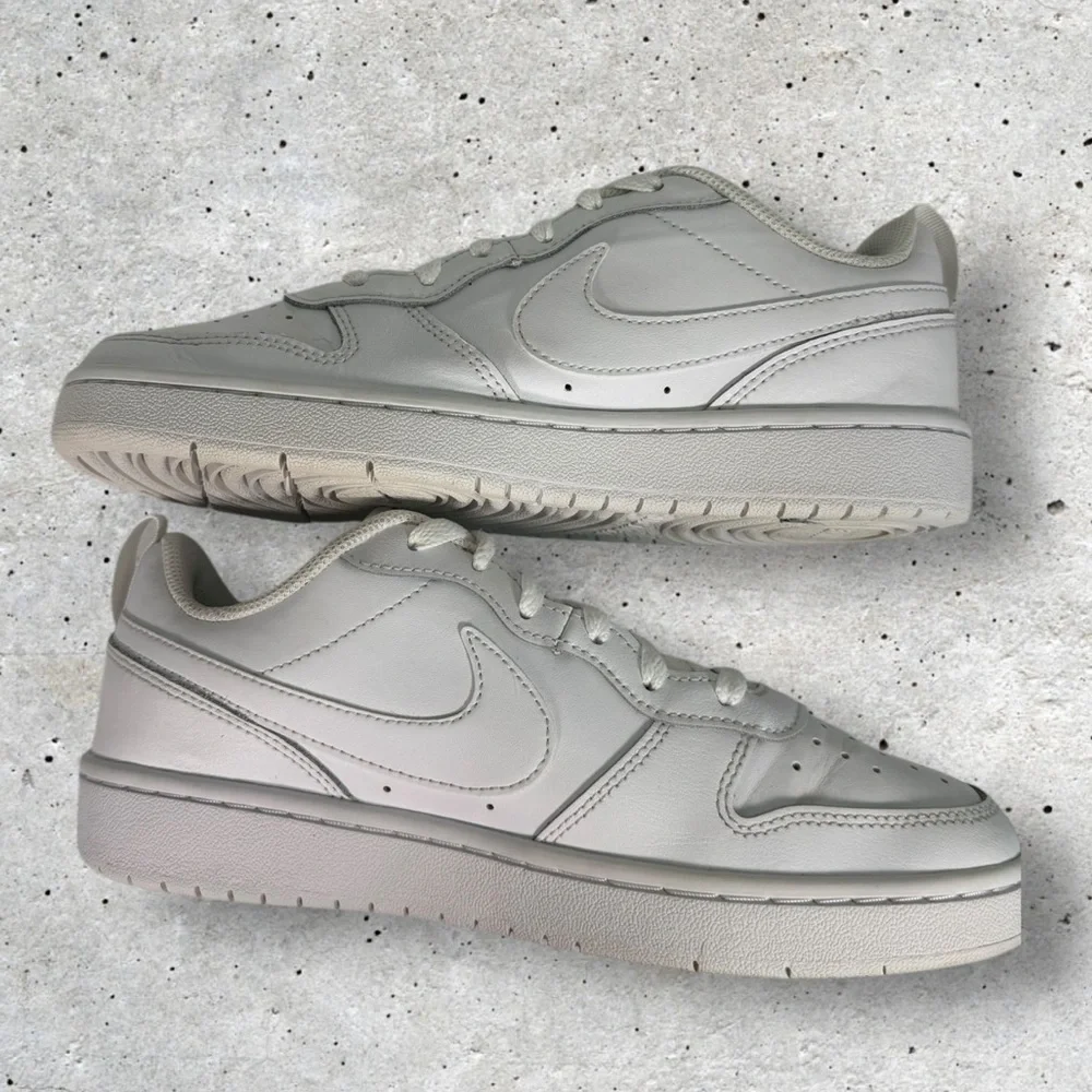 Kids Nike Court Borough Low 2 size 6Y